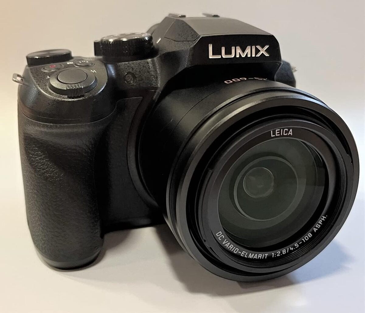 Test du Panasonic Lumix FZ 330 : performance 4K et zoom 24x