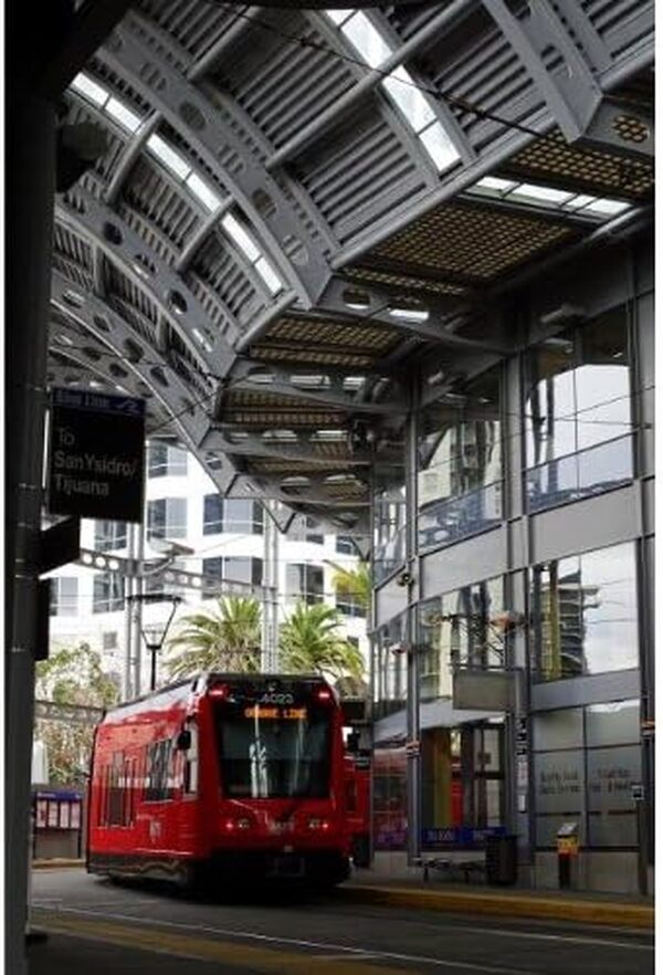 Sony DSC-HX400V Appareil Photo Numérique Bridge, 20,4 Mpix, Zoom Optique 50x, GPS Noir