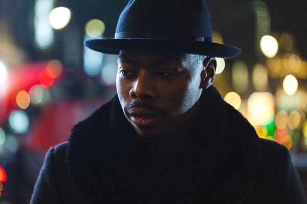 Canon EF - Macro-objectif - Noir - 100 mm - F/2.8 L Macro IS USM - Canon EF - Pour EOS 1000, 1D, 50, 500, 5D, 7D, Kiss F, Kiss X2, Kiss X3, Rebel T1i, Rebel XS, Rebel XSi