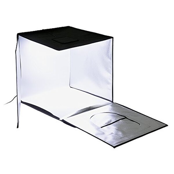 Découvrez l'efficacité du fotodiox Pro LED Studio-in-a-Box : la solution idéale pour vos photos de table créatives et professionnelles.